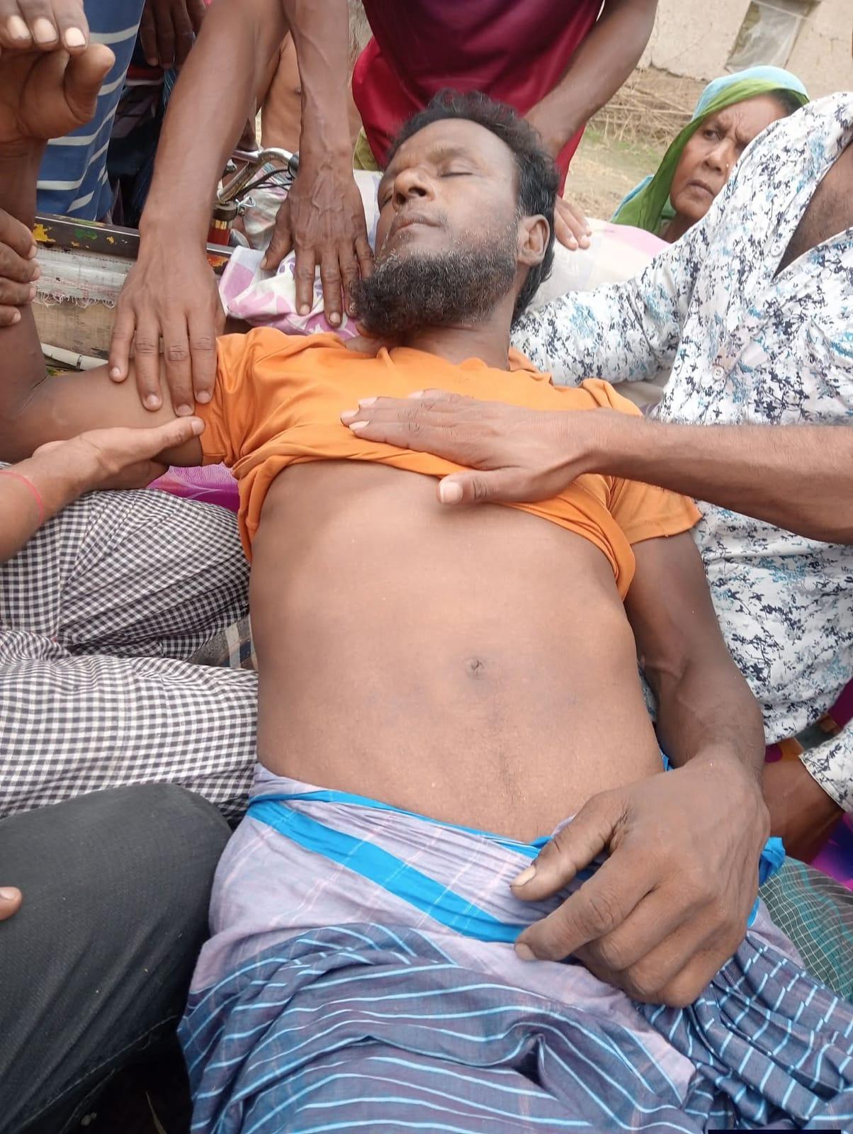 আদমদীঘিতে বাঁশ কাটতে গিয়ে বিদ্যুতায়িত হয়ে একজনের মৃত্যু